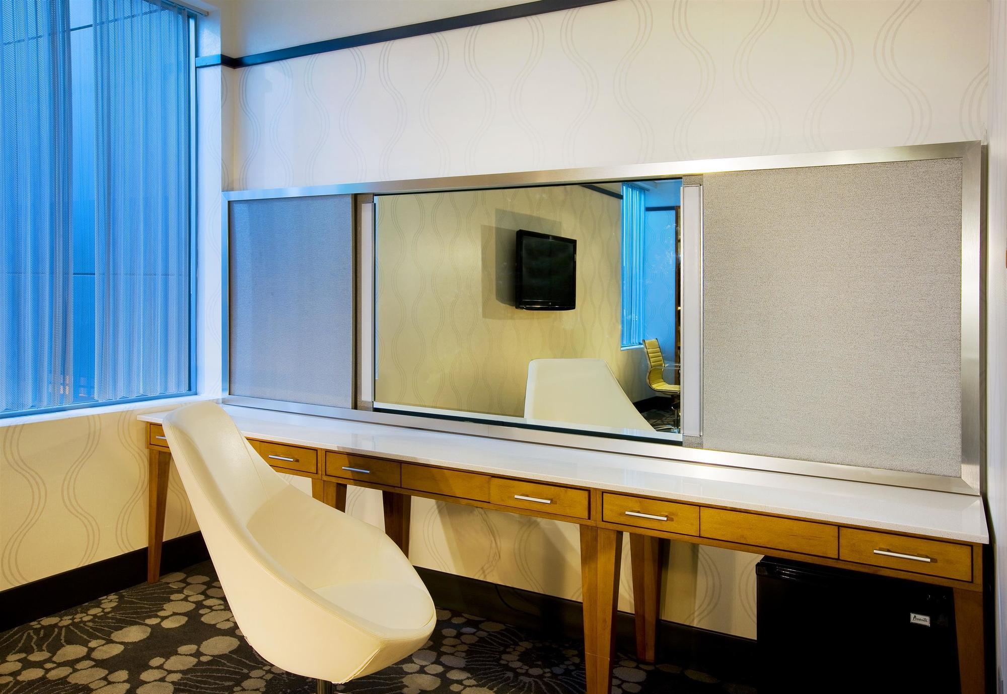 Hotel Aloft Mount Laurel Extérieur photo